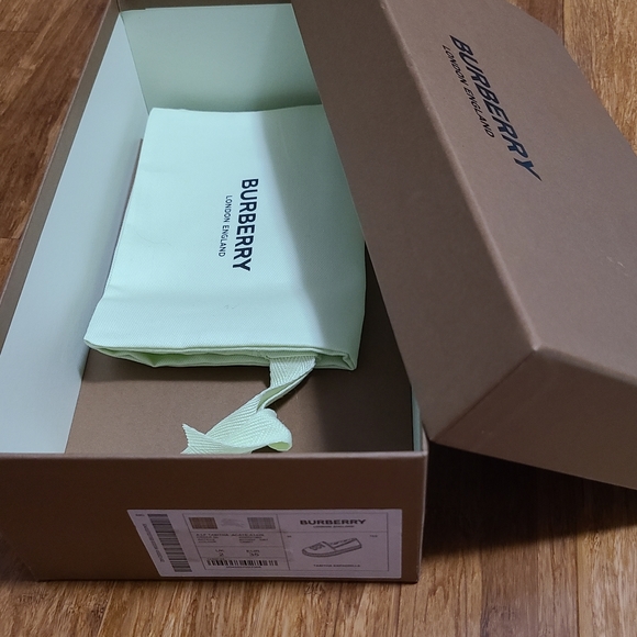 Burberry Espadrilles - Picture 4 of 5